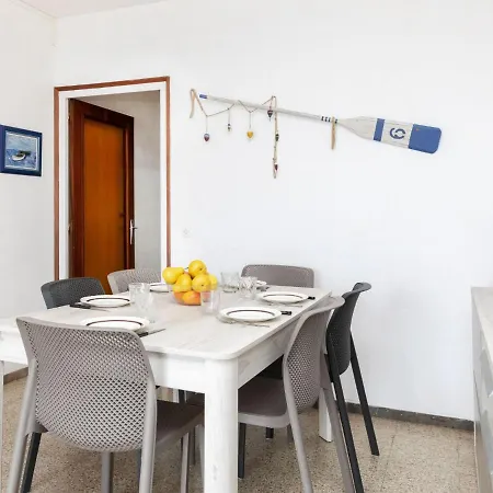 Riells Platja By Interhome Appartement *